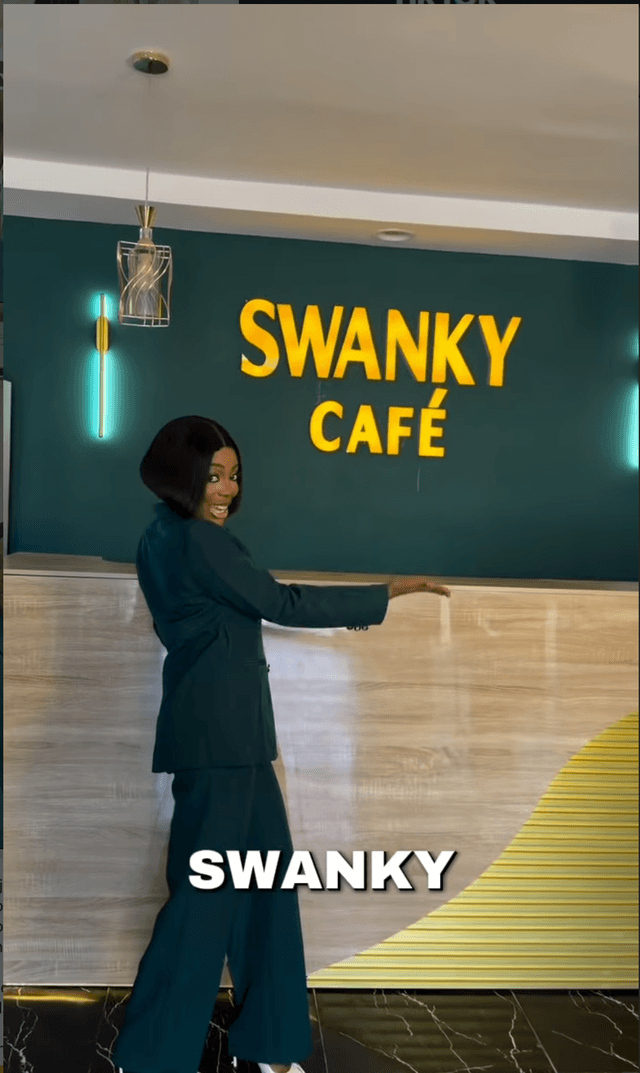 Swanky Café
